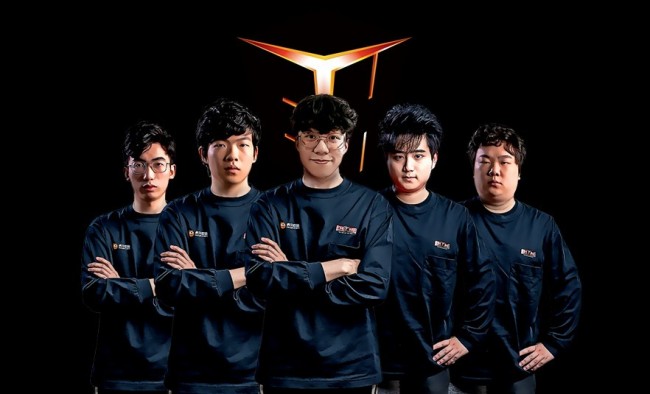 他成为后防 他成为后防